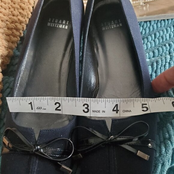 Stuart Weitzman "Little Bow" Navy Crepe Kitten Heel, Sq Toe, Blk Patent … - Picture 5 of 15